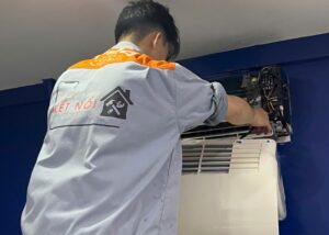 tháo lắp máy lạnh Sharp