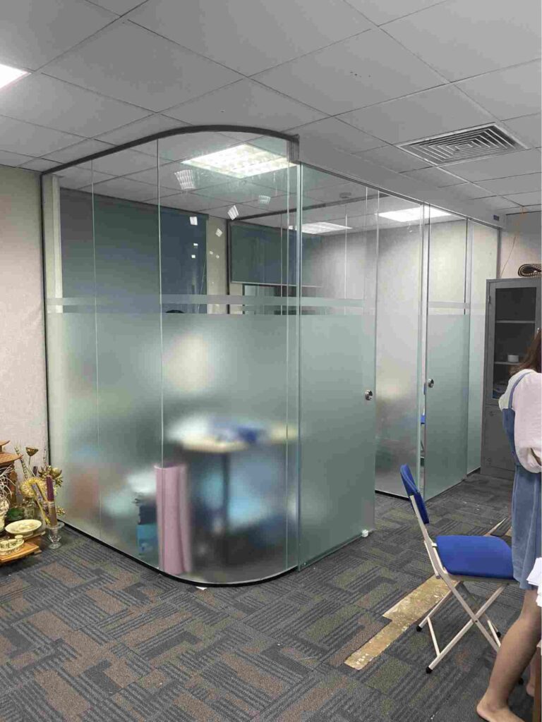 L&yacute; do n&ecirc;n lựa chọn cửa k&iacute;nh Việt Phong